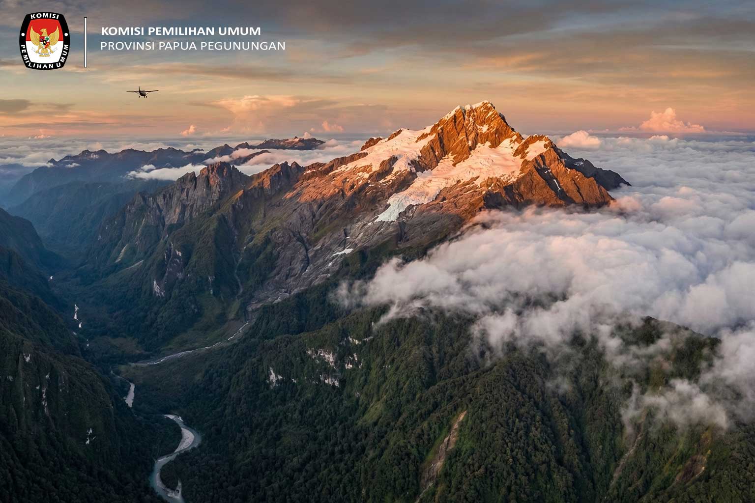 Gunung Tertinggi Papua Indonesia yang Bersalju Abadi